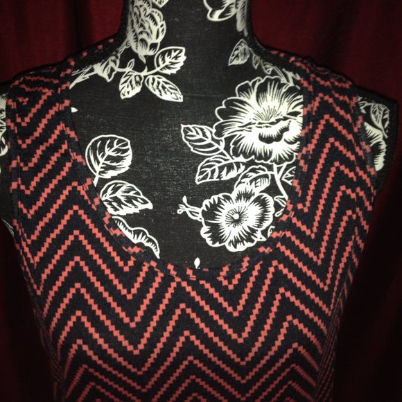 Free Kisses Red/Black Striped Tank w/Bow Detail - Picture 7 of 13